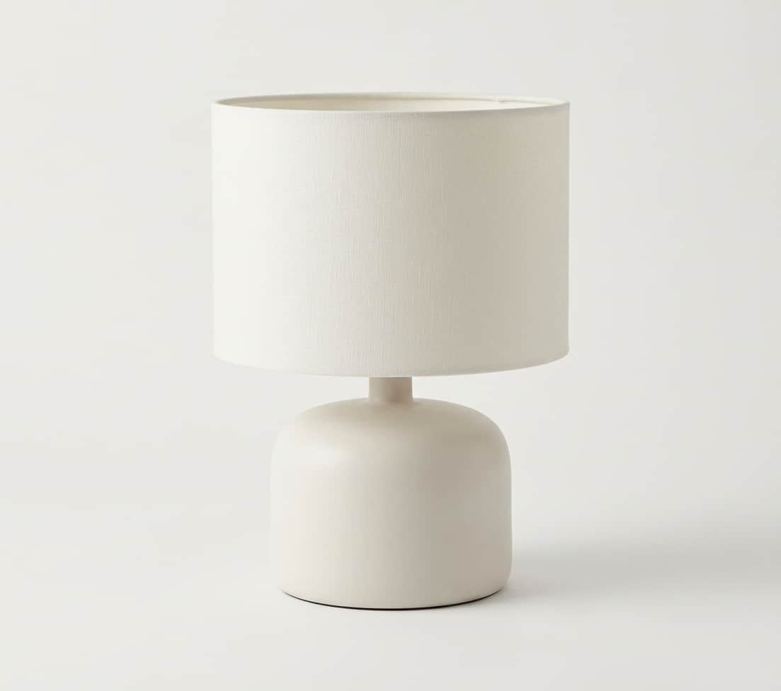 Linnéa – Table d'appoint moderne en forme de C